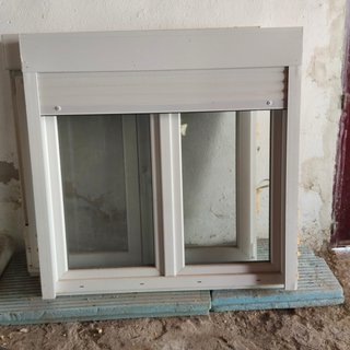 Ventana de PVC con persiana