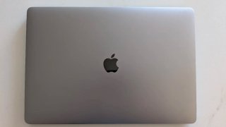 MacBook Pro 15.4 I9 / 16GB / 512GB QWERTY US