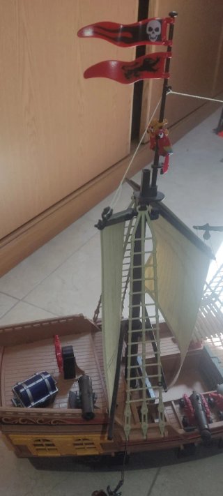 Barco Pirata Playmobil + cofre tesoro