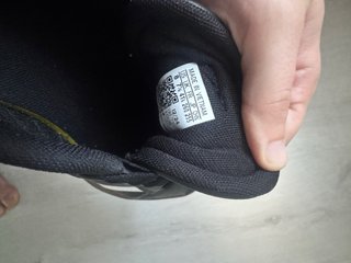Zapatillas Adidas Negras y Marrones