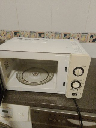 Microondas blanco ARO