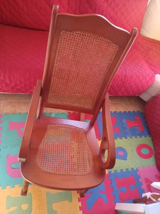 Silla Mecedora Madera y Ratán