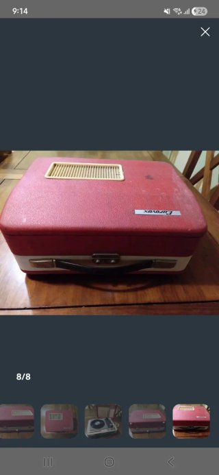 Tocadiscos antiguo beige y rojo
