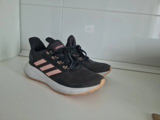 Zapatillas Adidas Negras y Rosas