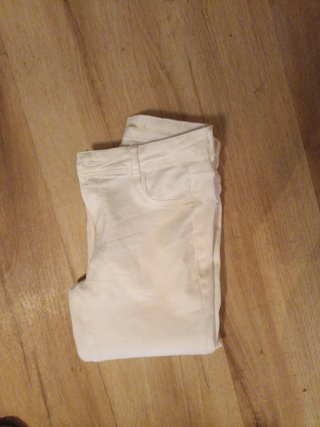 Pantalón pitillo blanco roto
