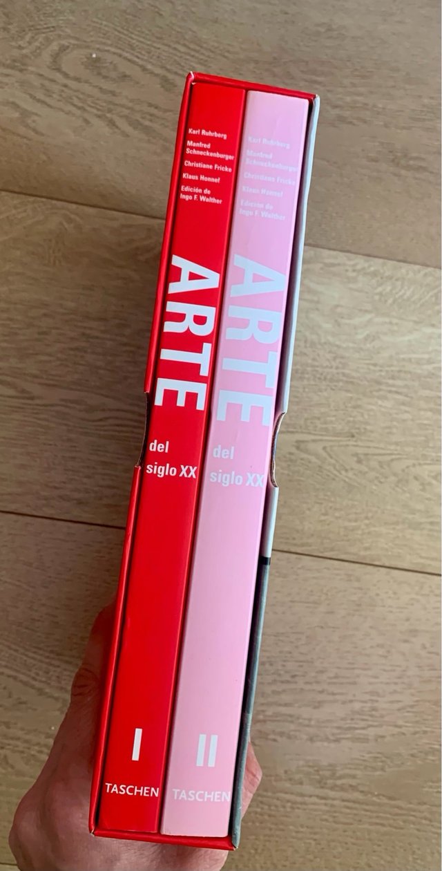 Dos tomos de la obra "Arte del siglo XX", Taschen
