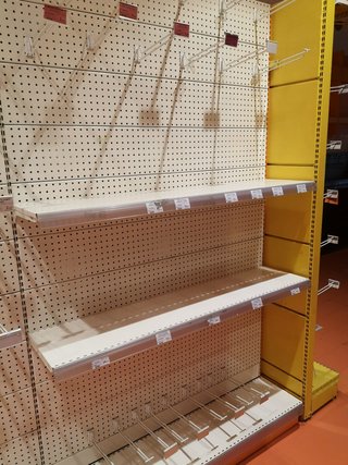 Estanterías Metálicas Beige y Plata