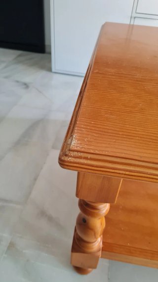 Mesa baja de madera para salón