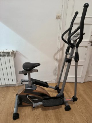Elíptica con asiento y pantalla Marca Runfit