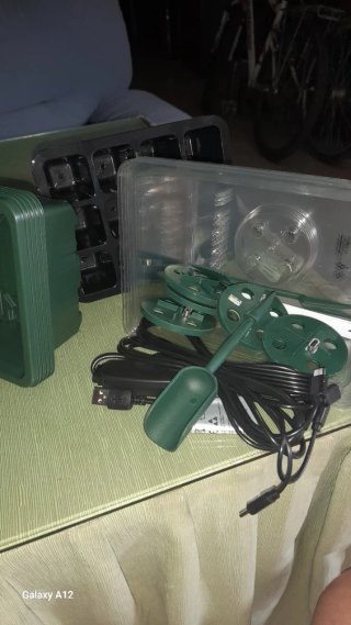 Kit Semillero LED y Marcadores Plantas PARKSIDE
