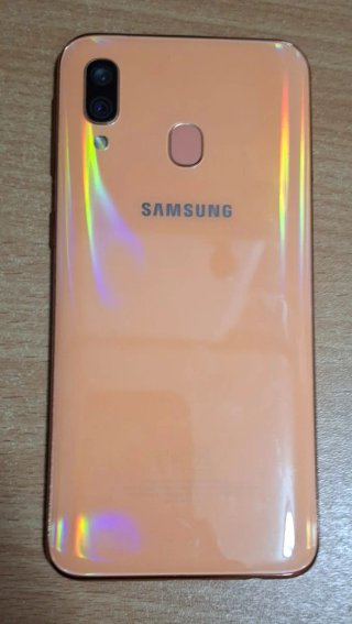 Samsung Galaxy A40 Coral