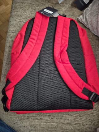 Mochila Blue Banana Roja Nueva con Etiqueta
