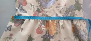 Vestido estampado floral y mariposas