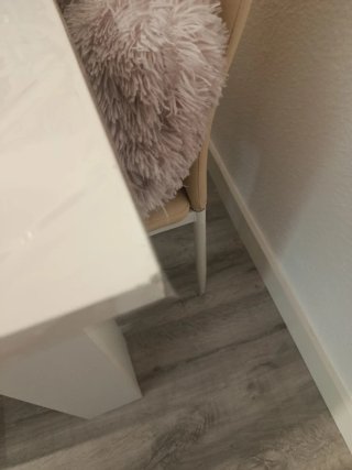 Mesa de salón o cocina blanca