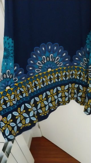 Vestido azul con estampado floral de punto