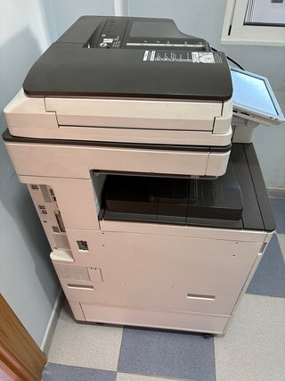 Ricoh MP C3004 Multifuncional