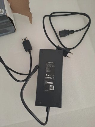 Cargador AC Xbox One 135W