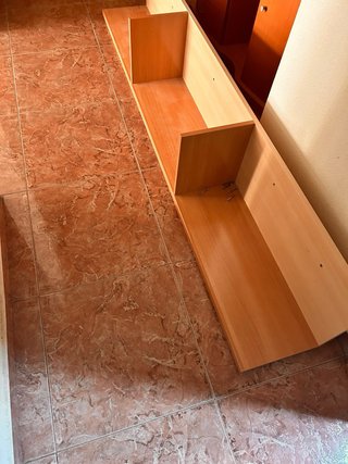 Estantería de madera