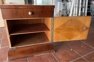 Mesitas de noche de madera antiguas. Artdeco