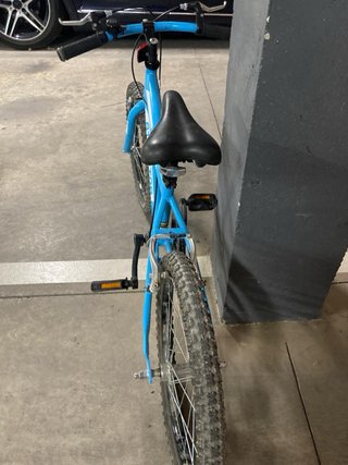 Bicicleta infantil azul