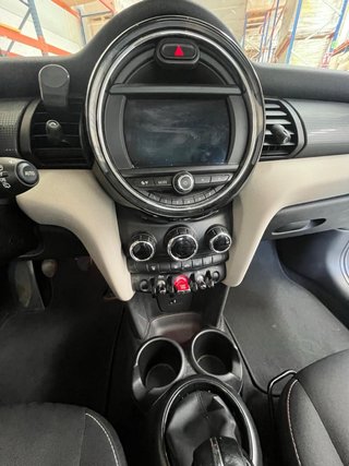 Mini Cooper Crema y Negro