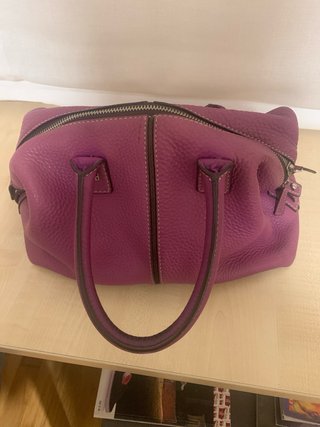 Bolso de piel con textura de Gloria Ortiz