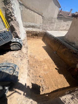 Excavaciones, piscinas y derribos