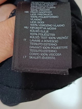Canotta con balze nera