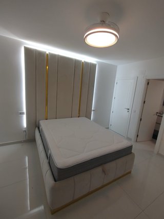Base de cama con cabecero