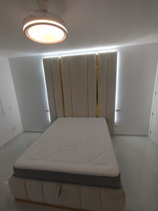 Base de cama con cabecero