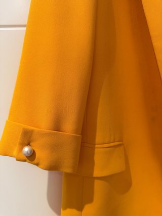 Blazer Zara Amarillo Talla L