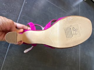 Zapatos de tacón fucsia