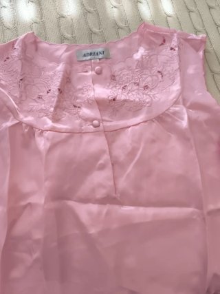 Camisón y bata de raso rosa sin estrenar