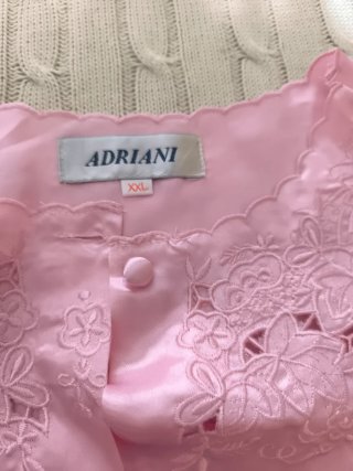 Camisón y bata de raso rosa sin estrenar