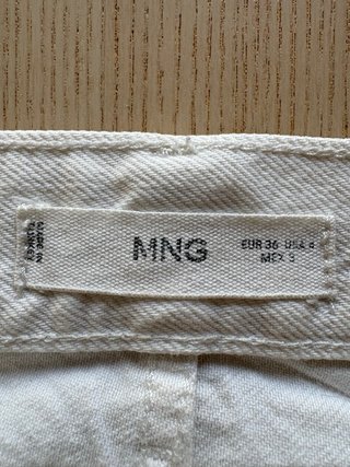 Jeans tiro medio crop blanco roto