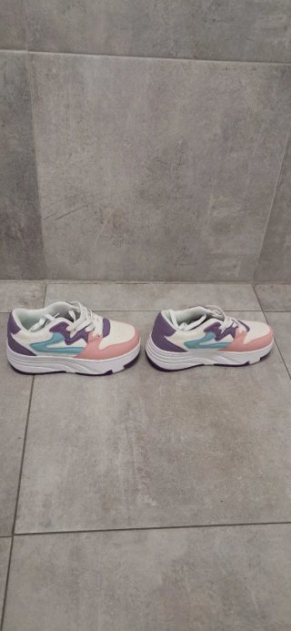 Zapatillas niña con ruedas Talla 34 (roller)