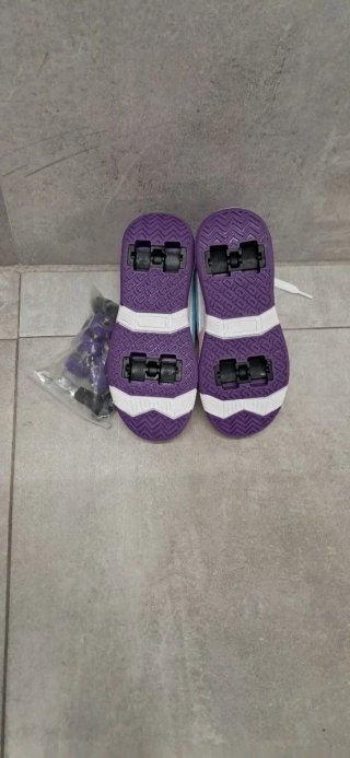 Zapatillas niña con ruedas Talla 34 (roller)