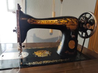 Máquina de coser Singer antigua