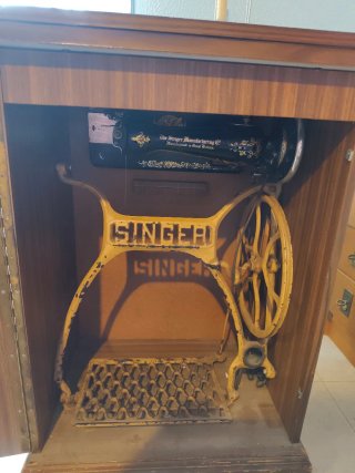 Máquina de coser Singer antigua
