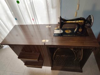 Máquina de coser Singer antigua