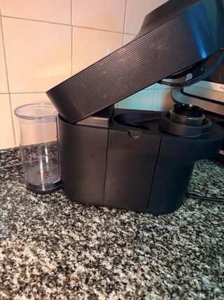 Cafetera Nespresso Vertuo Pop Negra