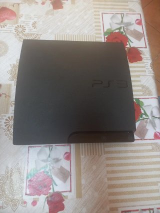 Consola Sony PlayStation 3  juegos en la memoria