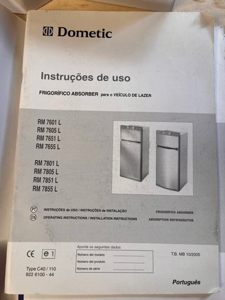 Nevera trivalente para caravana Dometic