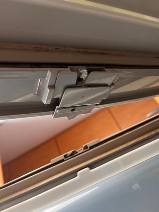 Nevera trivalente para caravana Dometic