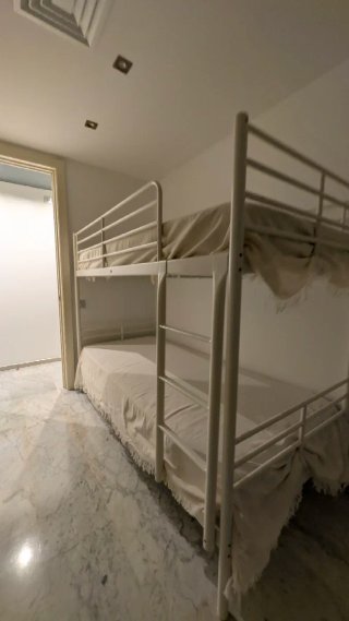 Litera IKEA SVARTA metálica
