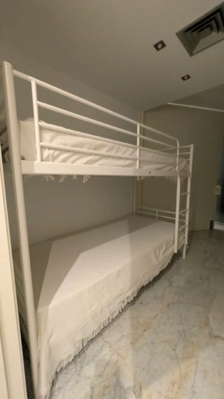 Litera IKEA SVARTA metálica