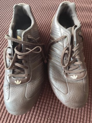 Zapatillas Adidas Goodyear Marrones y Doradas