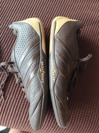 Zapatillas Adidas Goodyear Marrones y Doradas