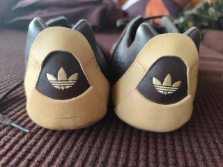 Zapatillas Adidas Goodyear Marrones y Doradas