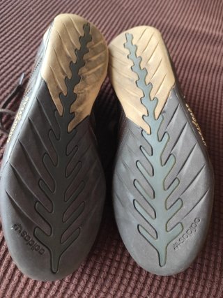 Zapatillas Adidas Goodyear Marrones y Doradas